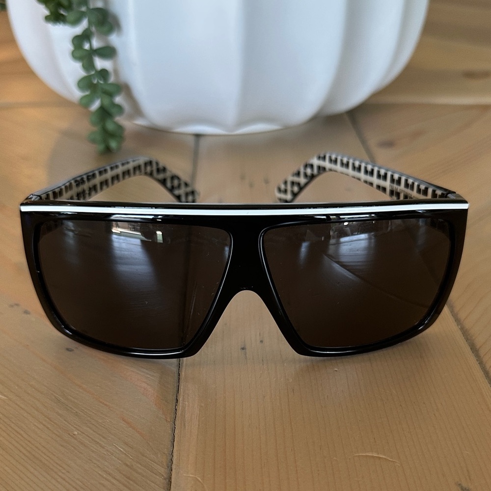 Dragon Alliance Fame black & white Sunglasses - Picture 4 of 10